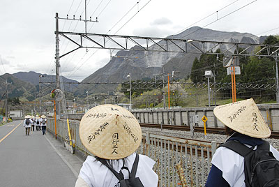 武甲山を望んで巡る